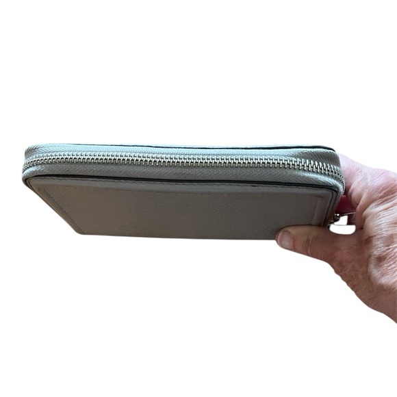 Michael Kors Zip-Around Wallet - Picture 4 of 6